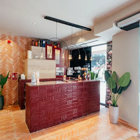 מלון Cetina Casa De Telas 4*